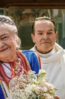 فيلم It Takes a Village 2026 مترجم